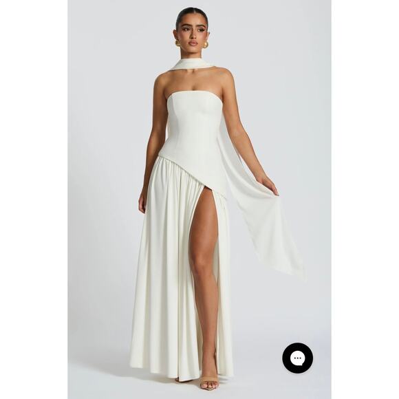 Elegant White Midi Dress - Picture 4 of 15